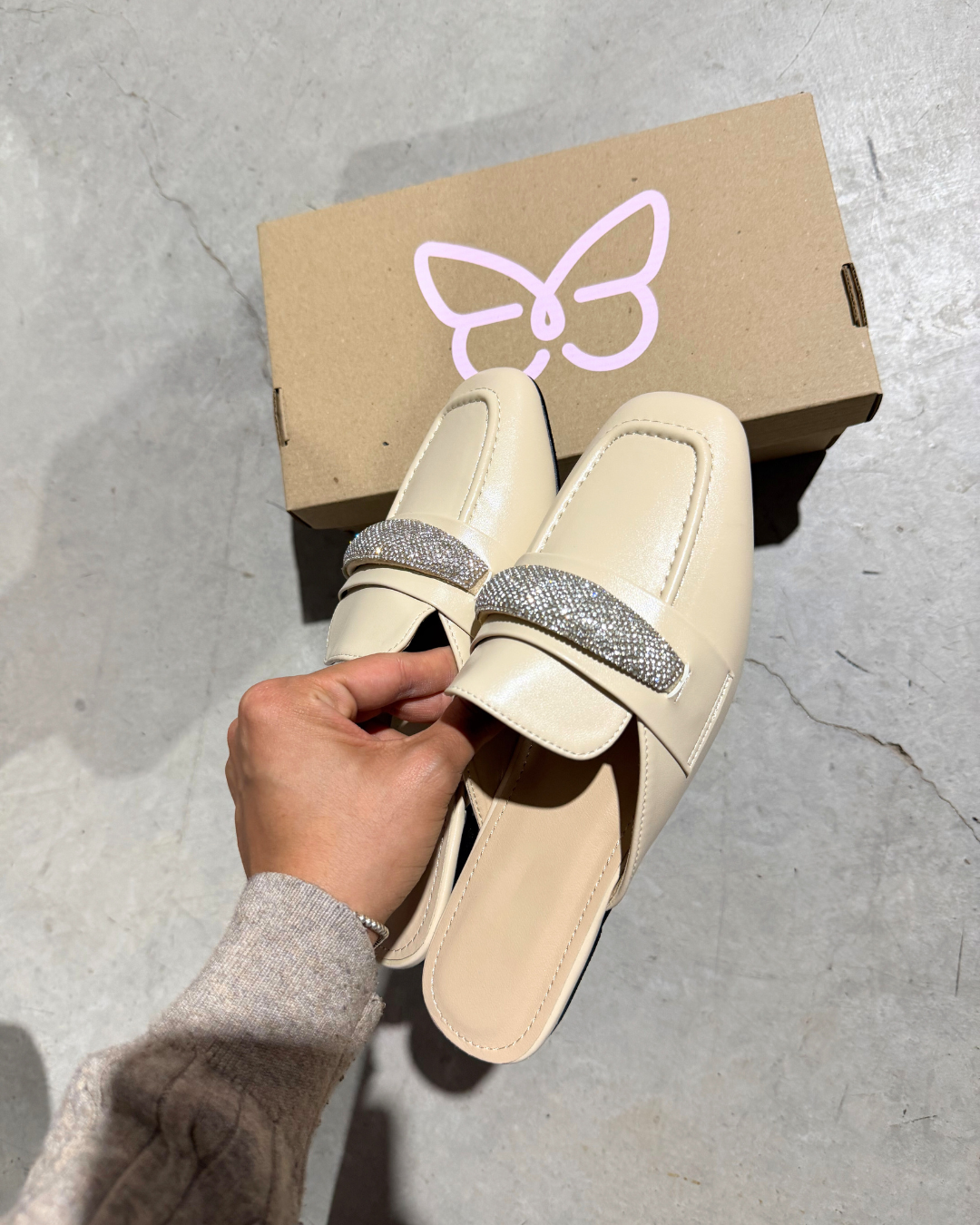 beige
